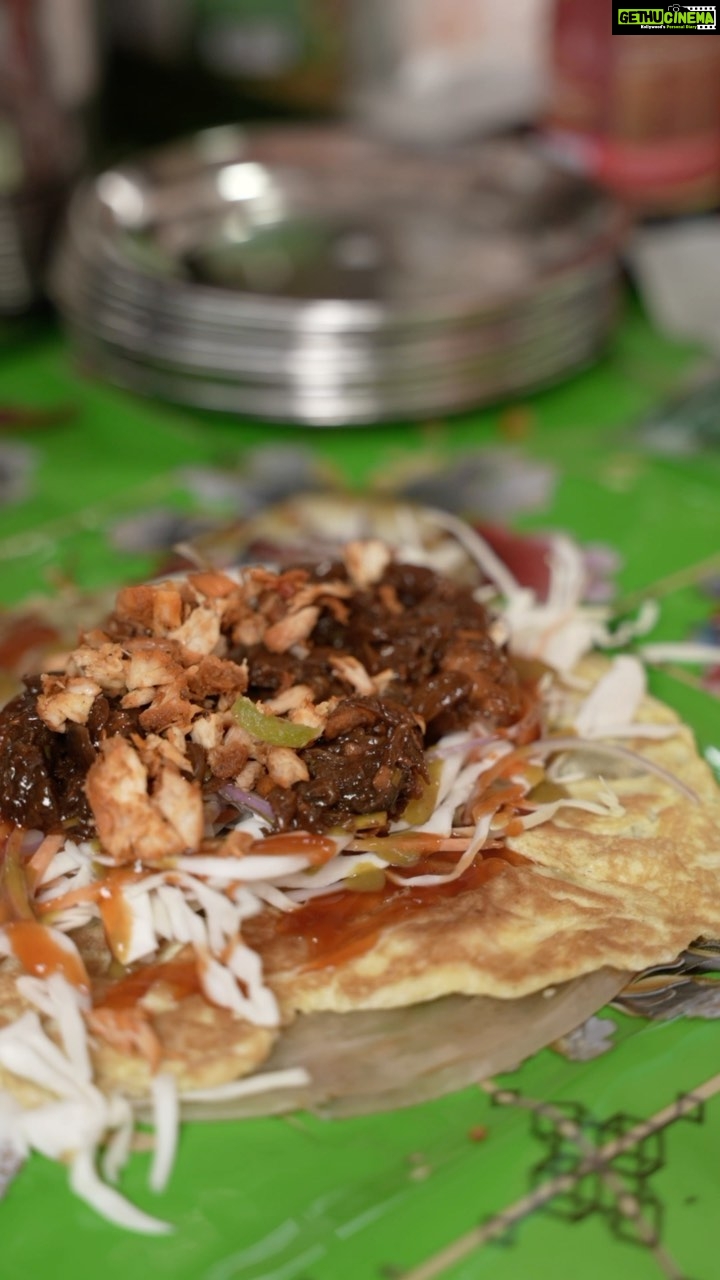 Swasika Instagram - Namaste Foodie’s Special Porotta Chicken Roll. Karingachira