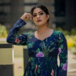 Swasika Instagram - "Blooming with happiness and surrounded by joy" 🌸🌼🌺 Dress : @houseofemkay Stylist : @tharunya_vk Acessories: @magmatvm Photography: @vipin_nairs MUA @_beautyshams_4 #flowers #happiness #naturelovers #swasikavj #dubaidays