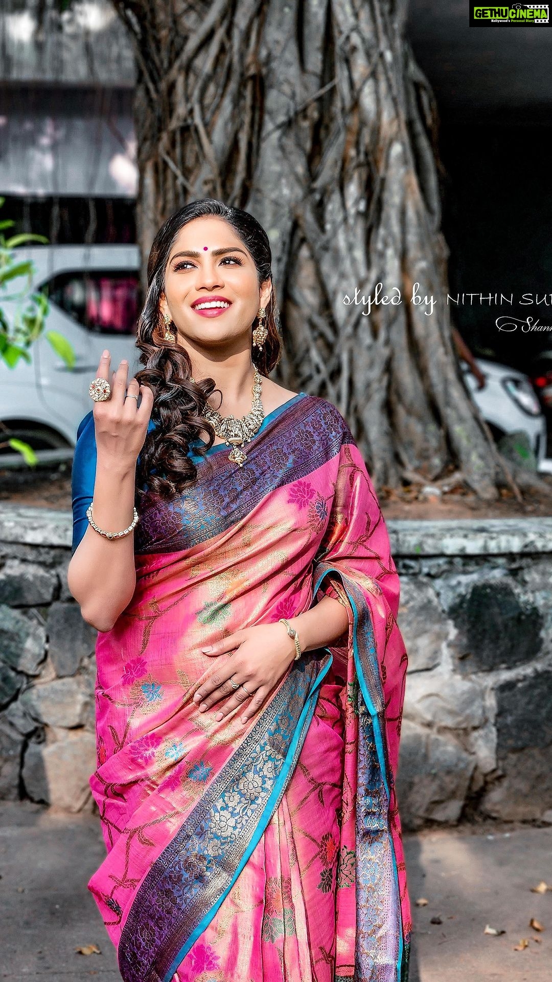 Swasika Instagram - Actress @swasikavj Mua @aneeshcbabumakeupartist Styling @nithinju Ourfit @divyadisa.couture Jewllery @atiracreations #silksaree #silksareesonline #nithinsureshstylist #silklove #silksareeblousedesigns