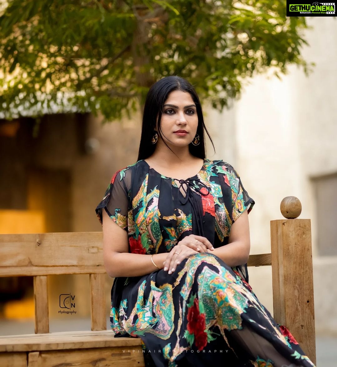 Swasika Instagram - Some days are good to be remembered ! Wearing : @houseofemkay Stylist : @tharunya_vk Jewellery: @kaya_online_ Photography: @vipin_nairs #dubai #saturdaymorning #saturday #swasika Dubai, United Arab Emirates