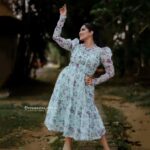 Swasika Instagram - Evening bliss 😊 Mua and styling : @abilashchickumakeupartist Costume : @junna_by_gafoor Photography: @vysakhvyga_official #swasikavj