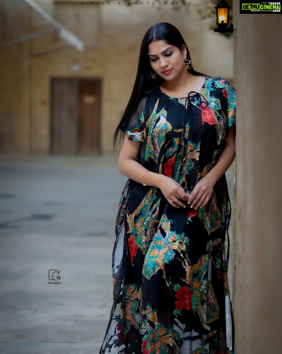 Swasika Instagram - Some days are good to be remembered ! Wearing : @houseofemkay Stylist : @tharunya_vk Jewellery: @kaya_online_ Photography: @vipin_nairs #dubai #saturdaymorning #saturday #swasika Dubai, United Arab Emirates