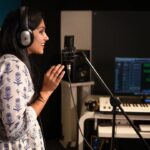 Swasika Instagram - Thank you for accepting "Unnakul Naane " and making it a great hit ! Thank you, @goutham_vincent and @spacehub_productions for this chance ! #unnakulnaane #swasikavj