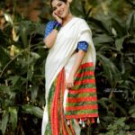 Swasika Instagram - A touch of simplicity and a dash of colorful boldness! In love with the saree . Mua : @abilashchickumakeupartist Saree : @byhand.in Stylist : @amal_gop Jewellery: @anokhi_priyakishore Photography: @akhil_photography_tvm #SimpleYetBold #SareeGlam #swasika
