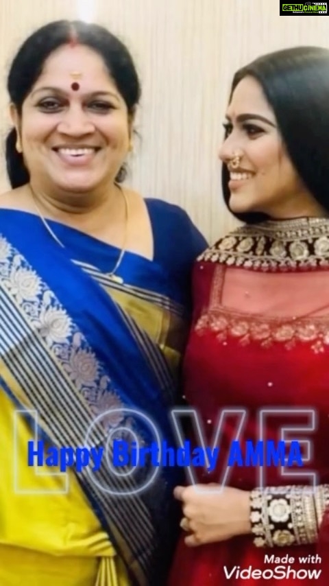 Swasika Instagram - Happy birthday to the best mother in the universe Thanks for being the best Amma ❤️❤️No one else is as lucky as me Love u happy birthday Ammaaaa❤️❤️🤗🤗🤗🤗