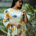 Swasika Instagram - Let flowers bloom in your heart, scattering their vibrant hues of joy and hope. And in the midst of it all, wear a smile that radiates the sheer bliss of existence. Dress : @clubwomensofficial Photography: @shamseersiddique #swasikavj #swasika #dubaidays #mydubai