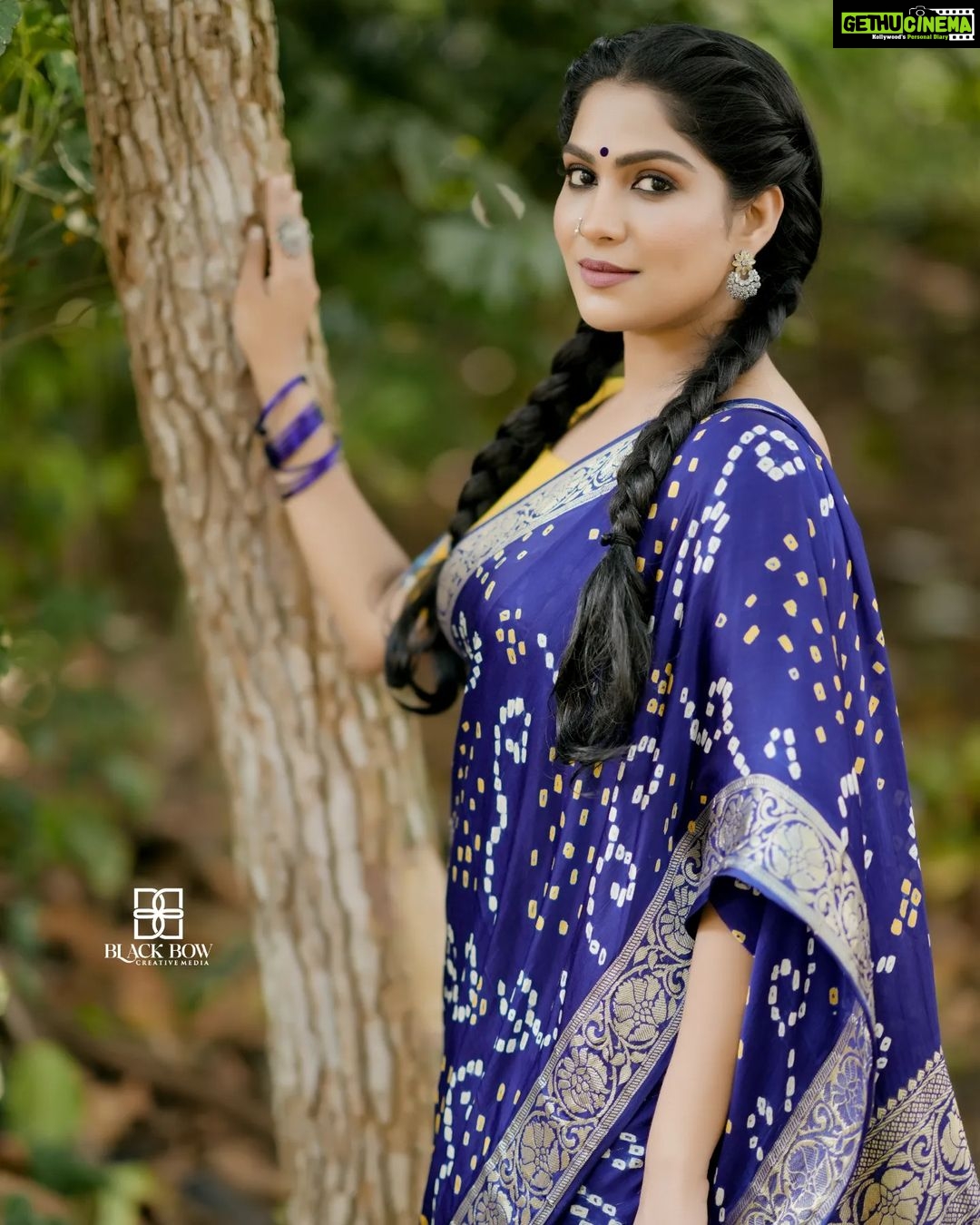 Swasika Instagram - The beautiful @swasikavj slaying a pretty colourful saree and a peppy look . Mua: @abilashchickumakeupartist Saree : @byhand.in Styling: @amal_gop Photography: @akhil_photography_tvm #swasikavj #abilashchickumakeupartist #sareelook #bluesaree #blouse