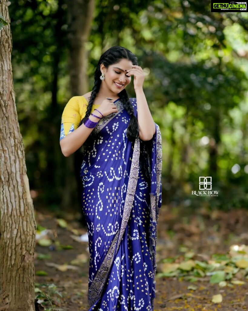Swasika Instagram - The beautiful @swasikavj slaying a pretty colourful saree and a peppy look . Mua: @abilashchickumakeupartist Saree : @byhand.in Styling: @amal_gop Photography: @akhil_photography_tvm #swasikavj #abilashchickumakeupartist #sareelook #bluesaree #blouse