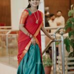 Swasika Instagram – Being traditional at @amma.association general body meeting .
Wearing : @anakhalissa_bridalstudio 
Styled by : @vrinda_sk_ 
Photography: @jithin_verito 
MUA  @nadzmakeover 

#ammameeting #swasikavj #dawanilook #dawani