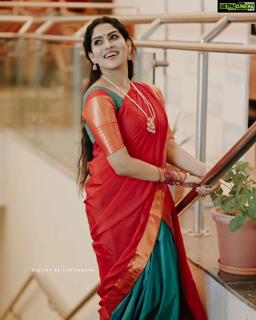 Swasika Instagram - Being traditional at @amma.association general body meeting . Wearing : @anakhalissa_bridalstudio Styled by : @vrinda_sk_ Photography: @jithin_verito MUA @nadzmakeover #ammameeting #swasikavj #dawanilook #dawani