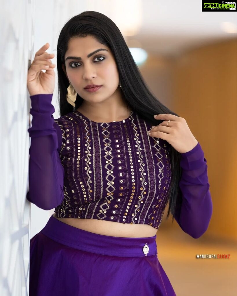 Swasika Instagram - In the vibrant tapestry of life, be bold enough to paint your dreams with hues of purple, for happiness lies not in conformity but in the courageous embrace of one's true colors. Wearing : @riti_boutique Photography: @manugopalclickz #dubai #dubaidays #swasikavj #swasika #purple #purplelove Dubai, United Arab Emirates
