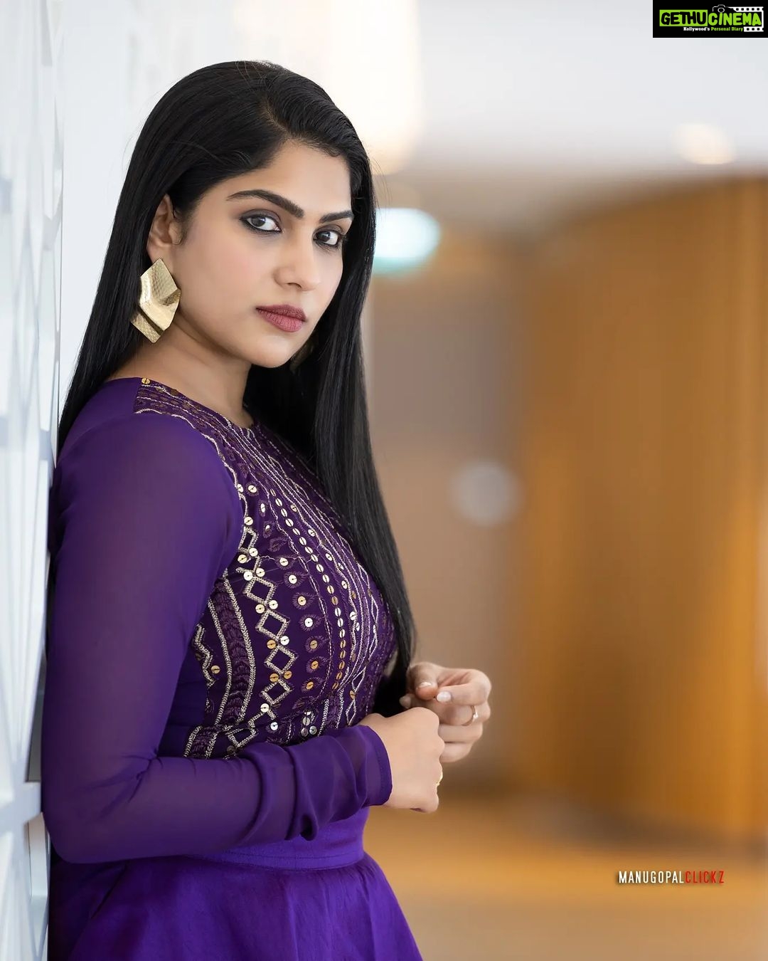 Swasika Instagram - In the vibrant tapestry of life, be bold enough to paint your dreams with hues of purple, for happiness lies not in conformity but in the courageous embrace of one's true colors. Wearing : @riti_boutique Photography: @manugopalclickz #dubai #dubaidays #swasikavj #swasika #purple #purplelove Dubai, United Arab Emirates