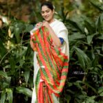 Swasika Instagram - A touch of simplicity and a dash of colorful boldness! In love with the saree . Mua : @abilashchickumakeupartist Saree : @byhand.in Stylist : @amal_gop Jewellery: @anokhi_priyakishore Photography: @akhil_photography_tvm #SimpleYetBold #SareeGlam #swasika