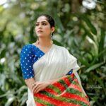 Swasika Instagram – A touch of simplicity and a dash of boldness! This stunning saree look is perfectly complemented by a simple yet striking makeover that accentuates her natural beauty.
Muse : @swasikavj 
Mua : @abilashchickumakeupartist 
Saree : @byhand.in
Stylist : @amal_gop
Photography: @akhil_photography_tvm
 #MakeoverMagic #SimpleYetBold #SareeGlam #swasika #abilashchickumakeupartist #bridesofkerala