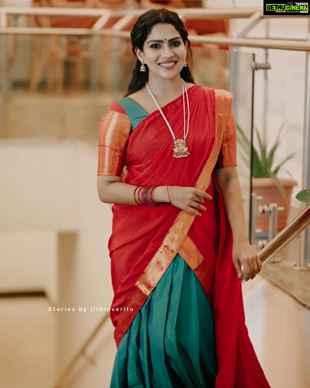 Swasika Instagram - Being traditional at @amma.association general body meeting . Wearing : @anakhalissa_bridalstudio Styled by : @vrinda_sk_ Photography: @jithin_verito MUA @nadzmakeover #ammameeting #swasikavj #dawanilook #dawani