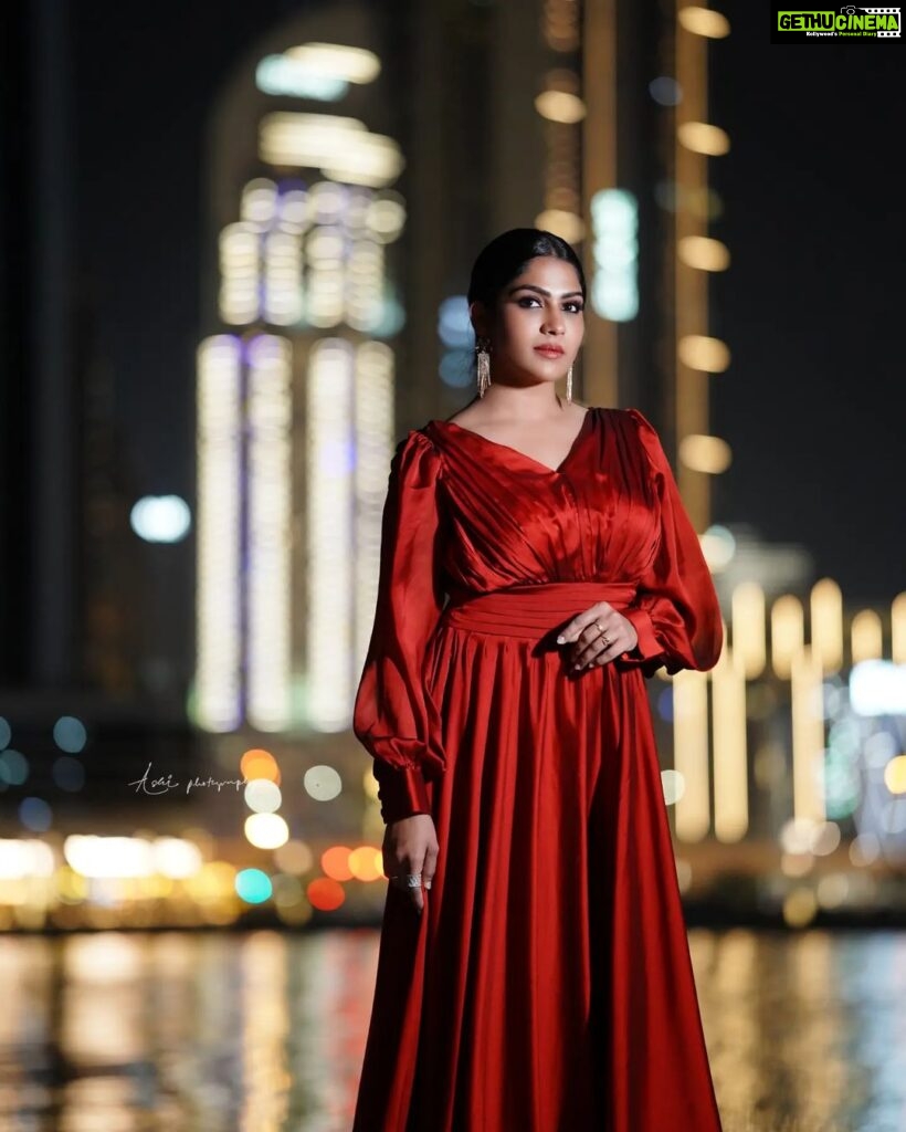 Swasika Instagram - In frame ; @swasikavj 📷@ashique_hisham Outfit: @houseofemkay Stylist :@tharunya_vk . . . . #Dubai #dubaifashion #dubaiphotographer #photooftheday Dubai, United Arab Emirates