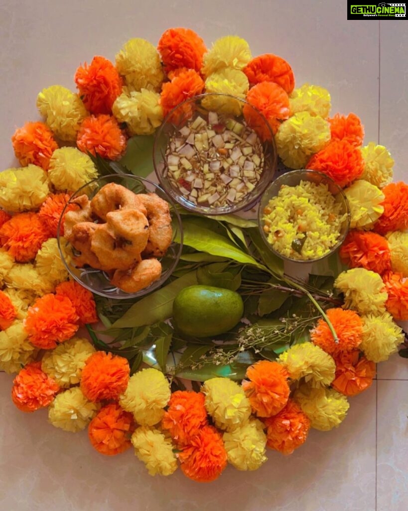 Swathi Deekshith Instagram - Shobhakruth naama samvarsara ugadhi subhakanshalu 🌼🍀🌿🌺🍎🥭✨