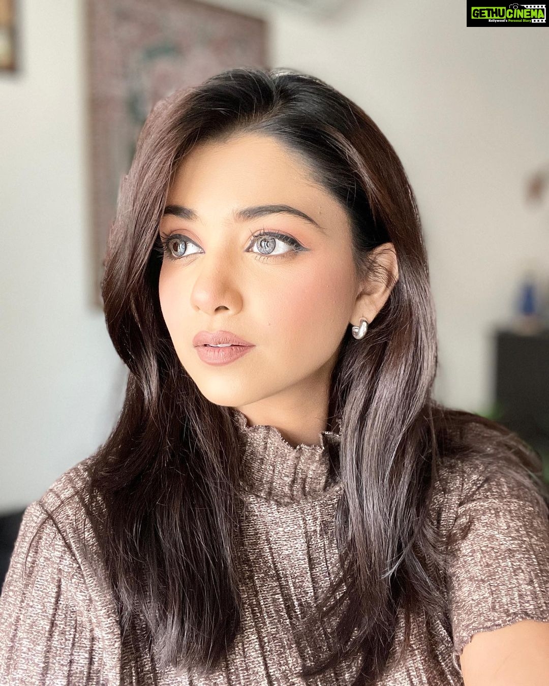 Tanvi Dogra Instagram - New day. New thoughts. New strength. New possibilities. ☺️☺️