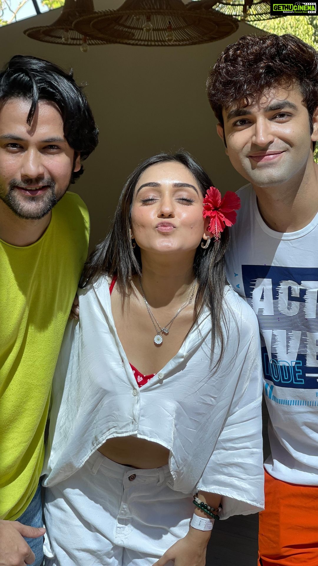 Tanya Sharma Instagram - Why I hate boys 🙂 @akashrjagga @summitbhardwaj . #reels #reelsinstagram #reelkarofeelkaro #reelitfeelit #funny #funnyvideos #explore #fyp #alibaug #vacation #tanyasharma