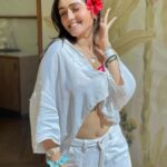 Tanya Sharma Instagram - Flower child 🌺 #instagood #tanyasharma #alibaug #staycation #explore #grateful