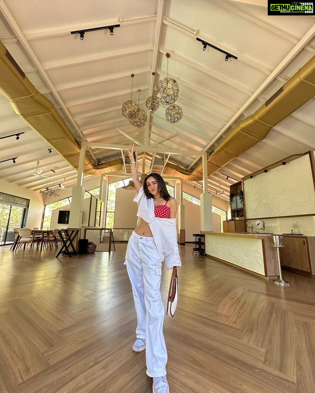 Tanya Sharma Instagram - Vacay on my mind 🤍 . . 📍@saffronstays @ukiyostays #alibaug #staycation #tanyasharma #ınstagood #UkiyoStays #CollaborationwithUkiyostays #ExploringUkiyoLuxury #UkiyoCelebrityStay Alibaugh
