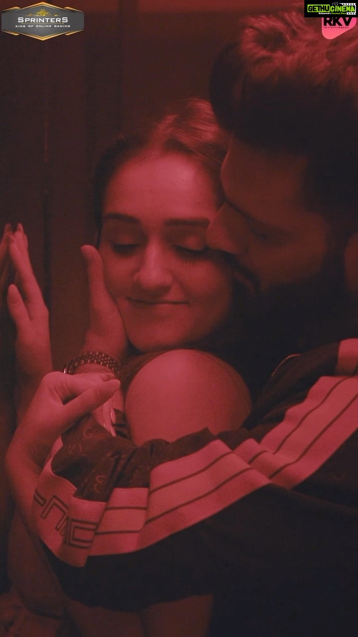 Tanya Sharma Instagram - Aadha dil is out .. the heartbreak song of the year 💔 Listen to it on your fav audio stores and see the full video on youtube 🤍🤍 @shreyaspuranikofficial @kumaarofficial Location @westinmumbaipowai #reels #trending #trendingreels #viral #viralsongs #sadsongs #sadsong2023 The Westin Mumbai Powai Lake