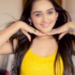 Tanya Sharma Instagram - Hello friends 😁 are you Looking for spot-less, bright and glowing skin? Vitamin C is your answer! ✨ With Garnier Bright Complete range, incorporate the goodness of Vitamin C in your skincare routine. Trust me guys! Skincare is so important for your skin to make it look younger and healthier and this range is a savior for me. #VitCFest #GarnierIndia #GarnierBrightCompleteVitaminCRange #SkincareRegime #ad