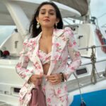 Tanya Sharma Instagram - This is what you missed 🤭 . . Styled by @rimadidthat Outfit @papzclothing Earrings @trazenie Did a lovely sail with @saillanka last weekend ! @scy.awards @goldcoastfilmsofficial #saillanka #saillankacharter #scyisthelimit #srilanka #grateful #sailing #formals #tanyasharma