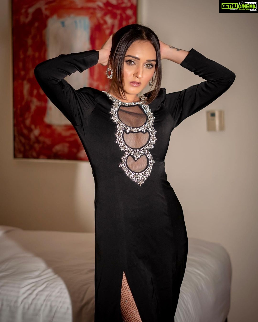 Tanya Sharma Instagram - Sweet like cinnamon 𫦠. . Styled by: @the_neerajpandey Outfit: @rk_designerstudio Jewels: @dishisjewels Mua- Meπ Shot by - @vikasgorule All ready for @scy.awards at @cinnamongrandcolombo thankyou @goldcoastfilmsofficial for having me ππ₯° #CinnamonGrandColombo #CinnamonHotels #VisitSriLanka #TravelWithWalkersTours #SCYistheLimit #srilanka Cinnamon Grand Hotel Colombo Sri Lanka