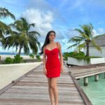 Tanya Sharma Instagram – Sharabi ye dil hogya 🫠
.
.
Some pictures just cannot do justice to this beautiful place! Blessed and always grateful for this lovely travel opportunity 🥺 #grateful #maldives #saturdayvibes #reddress #travel #tanyasharma #love