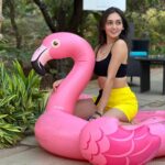 Tanya Sharma Instagram - Before and after pool effects 🤣🤣 . . Swipe right 🤣 #poolparty #alibaug #staycation #friends #fun #ssk2 #tanyasharma