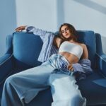 Tara Sutaria Instagram - Lazy evenings 💙🤍 w @rahuljhangiani 📸✨