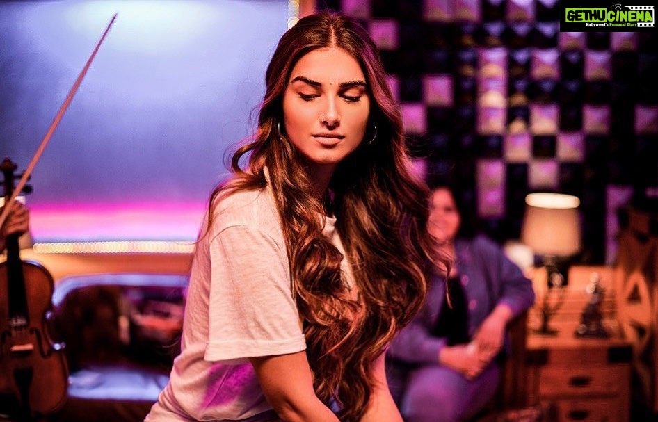Tara Sutaria Instagram - The in between moments.. πΆπ€