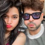 Tejasswi Prakash Instagram - Fries, sloppy joe, frankfurter, hefeweizen and a lager please Thanks ♥️