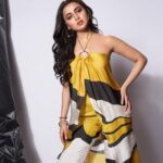 Tejasswi Prakash Instagram - School college ani life In theatres near you 💃🏻💃🏻💃🏻 . . Styled by : @dollaypop Asst : @styledby.siyaaa @xrishikax @garimaaa19 Outfit : @themissyco Bracelets : @baala_jewels Earrings : @bazijewels
