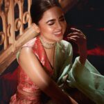 Tejasswi Prakash Instagram - Alexa, play “good for you” . . . Outfit @raw_mango Choker @koharbykanika Rings @minerali_store @karishma.joolry 📸 @visualaffairs_va Styled by @shreejarajgopal Makeup @jyotiiadvani.artistry Hair @chettiarqueensly