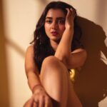 Tejasswi Prakash Instagram - It would be a tragedy if you settle for something less extraordinary than the magic you hold … . . . Styled by @natashaabothra @teamnatashaabothra Outfit @madaboutfashion_kejal Photographer @mirajverma_photography