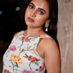 Tejasswi Prakash Instagram - There’s bravery in being soft ♥️ . . . Styled by @natashaabothra Outfit @aveka.in Jewellery @tuluaindia
