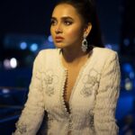 Tejasswi Prakash Instagram - Cuter than an acute… . . . Outfit @rozinaa_india Jewellery @mozaati Styled by @sheefajgilani Assisted by @astha_kothari @kashishsinhaaa Coordinated by @niyoshi.Jain @tanyasadwhiny
