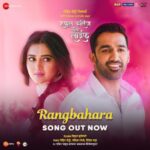 Tejasswi Prakash Instagram - Immerse yourself in love with #Rangbahara 💖 Song Out Now! #SchoolCollegeAniLife #Releasing14thApril @itsrohitshetty @vihan.movies @tejasswiprakash @karankishore_ @jitendrajoshi27 @pankajjpadghan @saurabhpsalunke_official @valaymulgund @rohitshettypicturez @reliance.entertainment @thecuttingcrewstudio @pavitra.gandhi @zeemusicmarathi