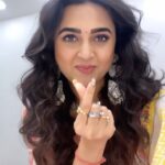 Tejasswi Prakash Instagram - Boom 🫰