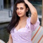 Tejasswi Prakash Instagram - Mentre respiro, spero 🦄