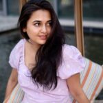 Tejasswi Prakash Instagram - Mentre respiro, spero 🦄