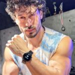 Tiger Shroff Instagram – Experience true luxury with @pebbleofficial ‘s latest Luxe Edition Smartwatches: Cosmos Vault, Pebble Vogue, and Pebble Astra. These timepieces redefine elegance with exquisite design and unparalleled functionality. 

Order yours today and make a statement wherever you go! Available now on Flipkart and the Pebble Website. 

#LuxuryTech #TimelessElegance #PebbleLuxeEdition”