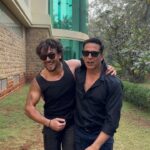 Tiger Shroff Instagram – So @tigerjackieshroff played #MainKhiladi with me and this happened!! How about you make a #MainKhiladi reel with your bestie? I’ll repost. 
#Selfiee