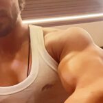 Tiger Shroff Instagram - Supersaiyan mode (iykyk) 🤭💪