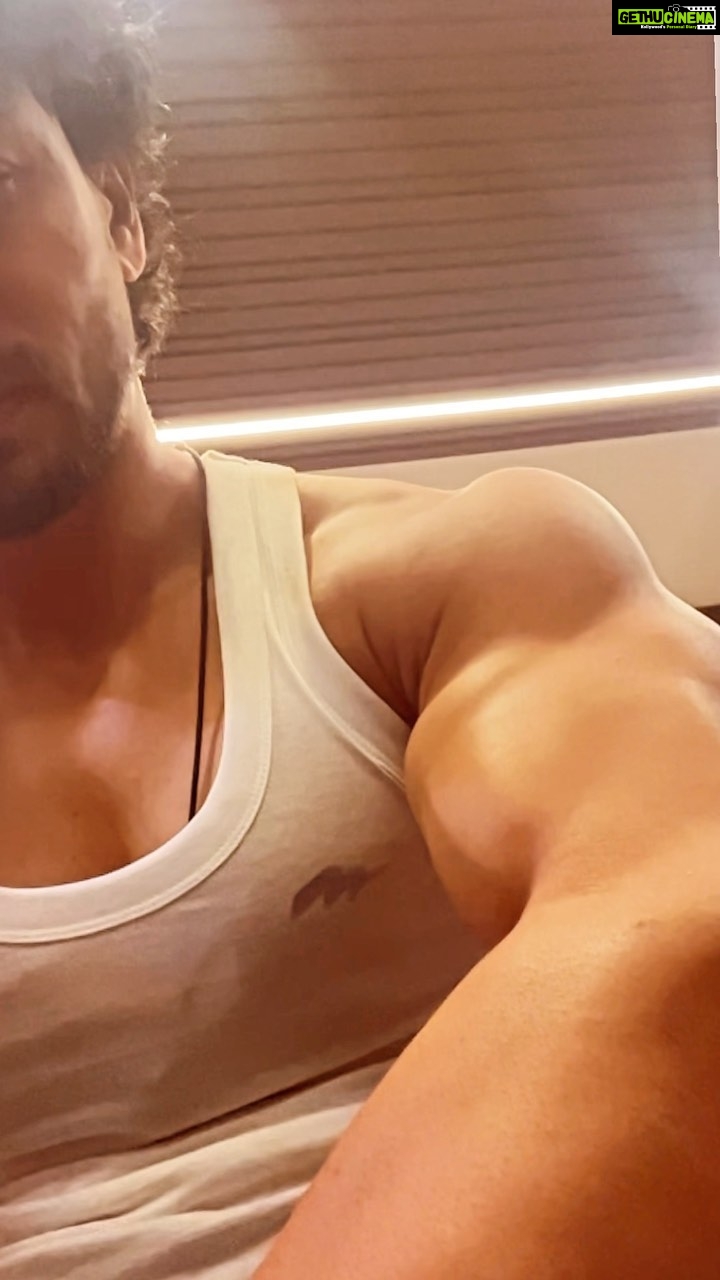 Tiger Shroff Instagram - Supersaiyan mode (iykyk) 🤭💪