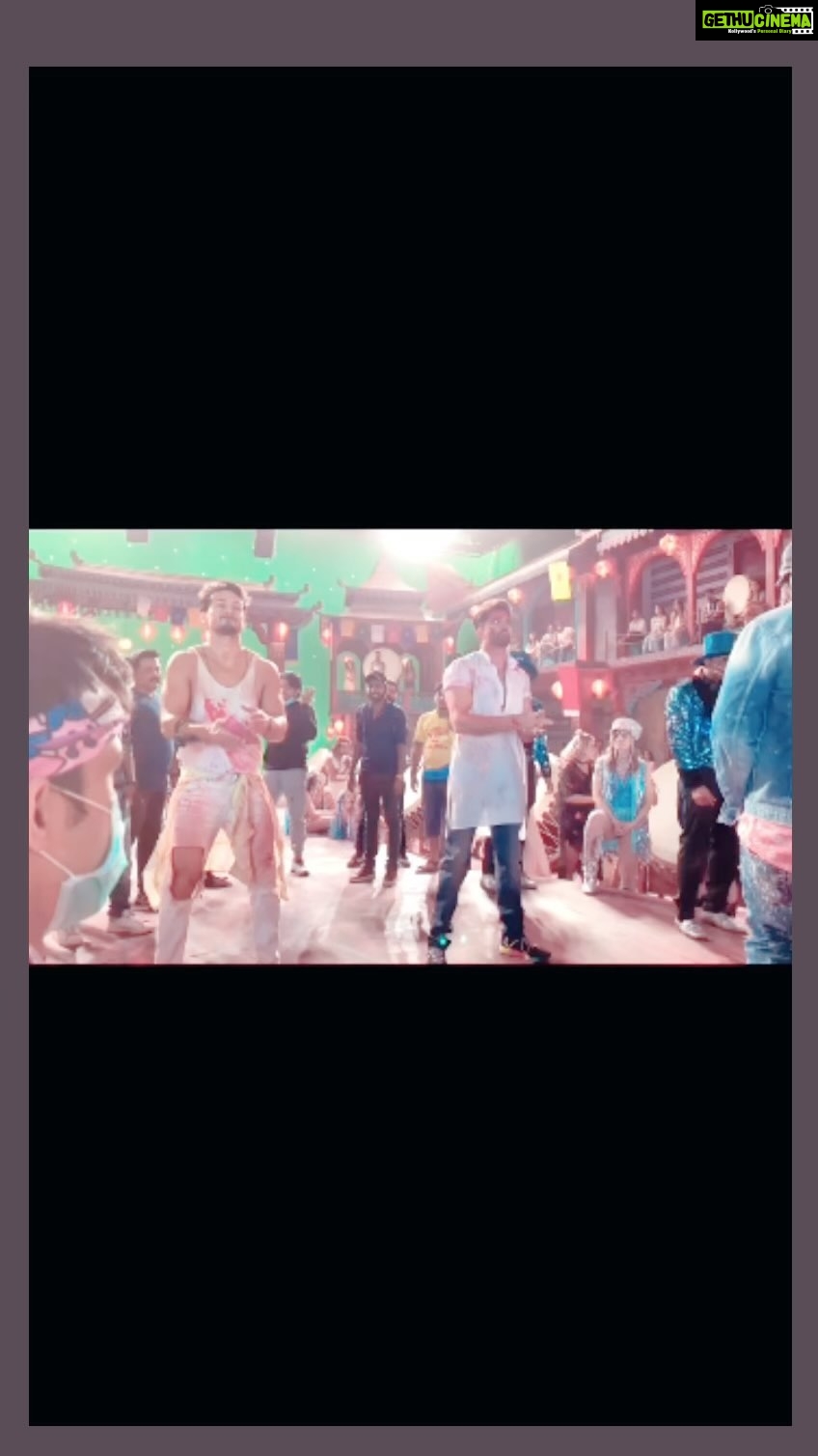 Tiger Shroff Instagram - From trying to be like you in my school talent shows to being your co star on a movie. May you continue to inspire millions of kids who had a dream like me. Happy birthday sir @hrithikroshan 💖