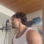 Tiger Shroff Instagram – My small take on the ‘afterlife’ ❤️☄️🎤 #maanmerijaan