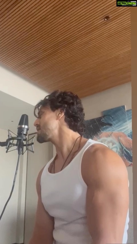 Tiger Shroff Instagram - My small take on the ‘afterlife’ ❤️☄️🎤 #maanmerijaan